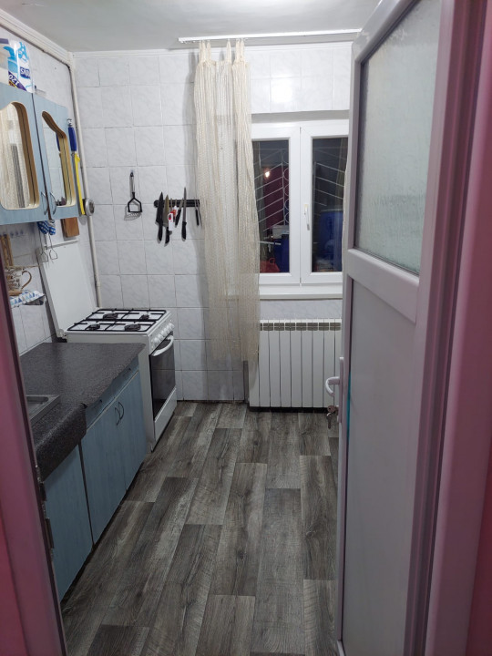 Apartament 2 camere - bloc dupa 1980 - pret bun